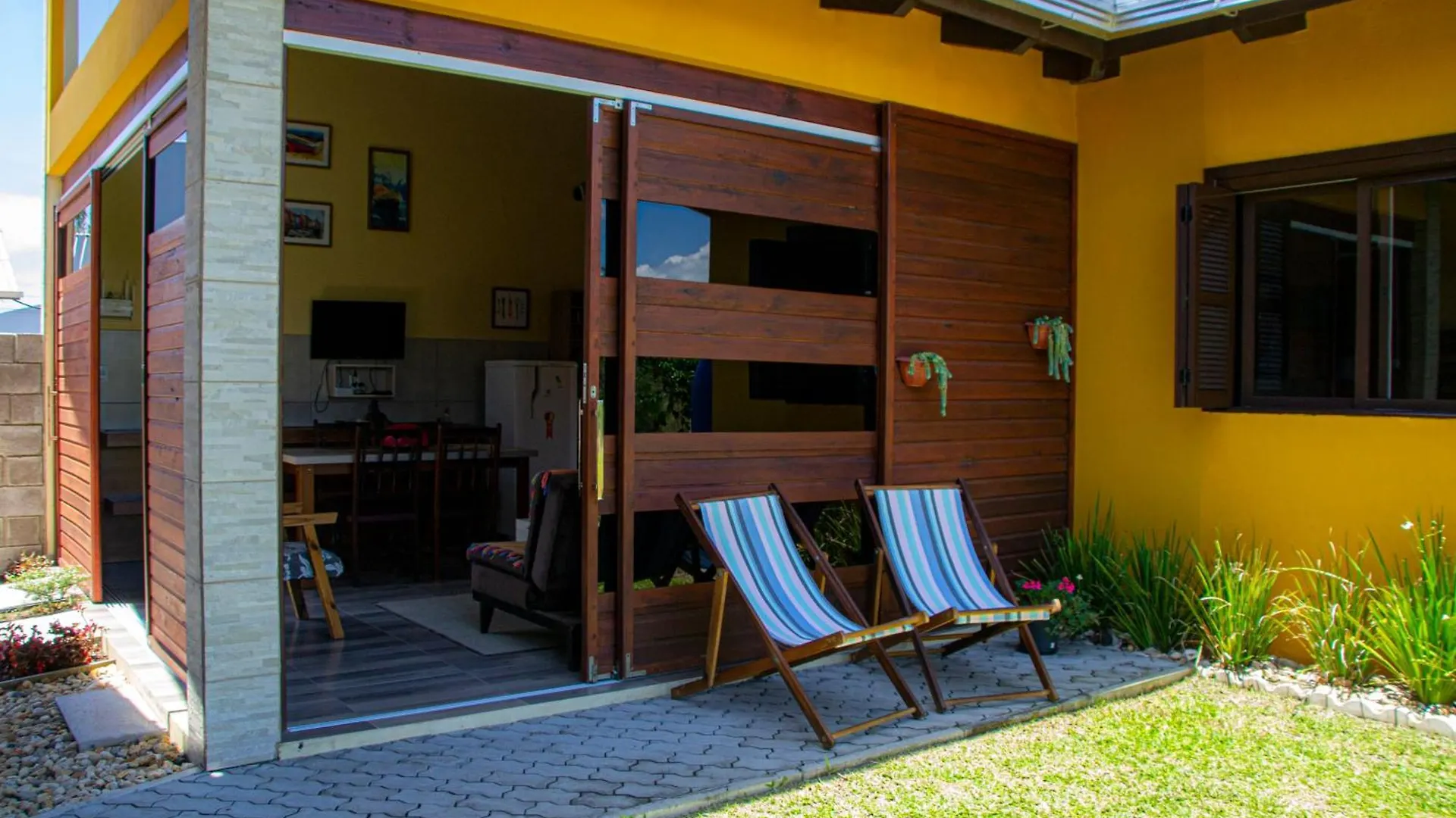 Prázdninový dům A Casa Amarela - Conforto E Tranquilidade Proximo Ao Mar Balneario Gaivota